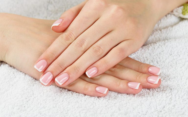 Avoir une belle manucure même avec les ongles courts