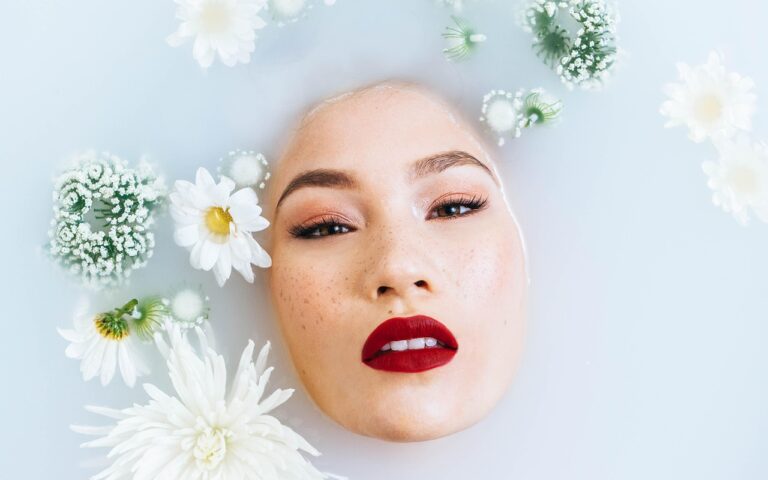 découvrez les secrets d'une peau éclatante avec notre guide complet sur les soins de la peau. des conseils, des astuces et des produits adaptés pour chaque type de peau, afin d'hydrater, protéger et embellir votre épiderme au quotidien.