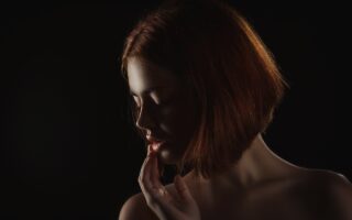 découvrez l'art du massage sensuel pour éveiller vos sens, détendre votre corps et renforcer la connexion avec votre partenaire.