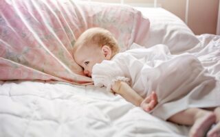 découvrez notre babyphone fiable et facile à utiliser, pour surveiller votre bébé en toute sécurité et tranquillité à tout moment.