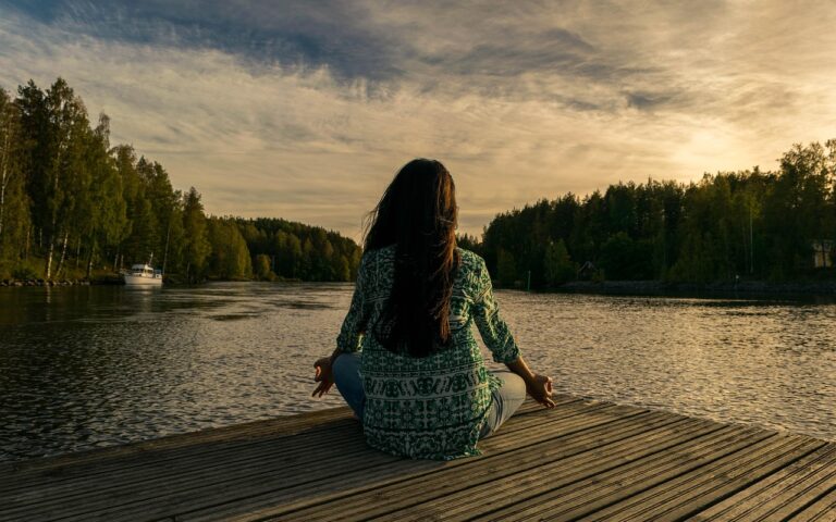 découvrez la mindfulness, une pratique de pleine conscience pour améliorer votre bien-être, réduire le stress et vivre l'instant présent avec sérénité.